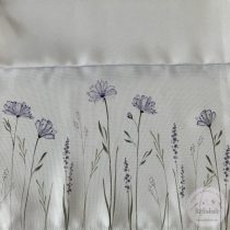   40x150 cm asztali futó, középen fehér, a két szélén /26-26 cm/ imolákkal (TE16)