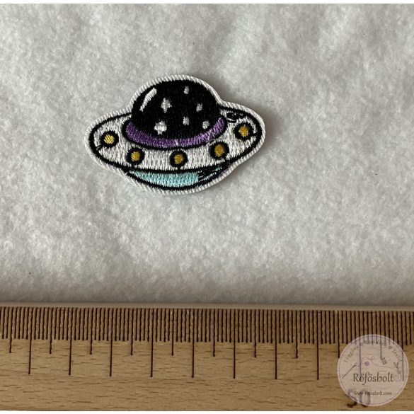 Űrjármű, 5,5 x 4 cm