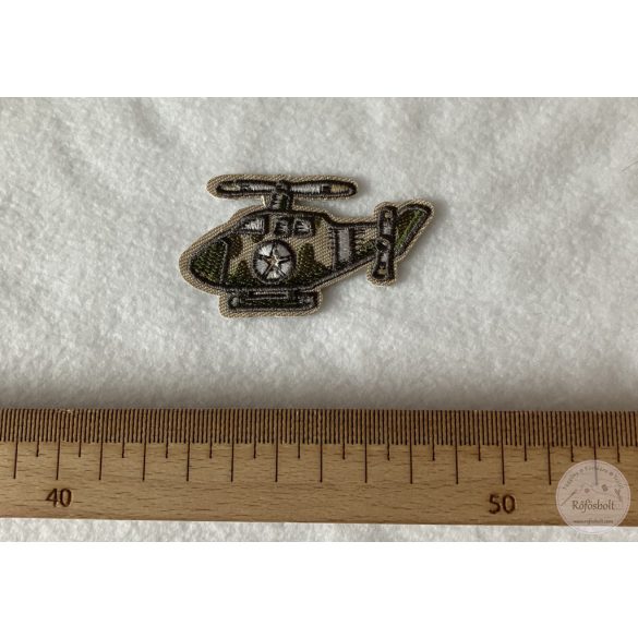 Katonai helikopter, 7 x 4 cm