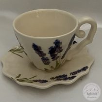 Levendulás teás csésze tányérral